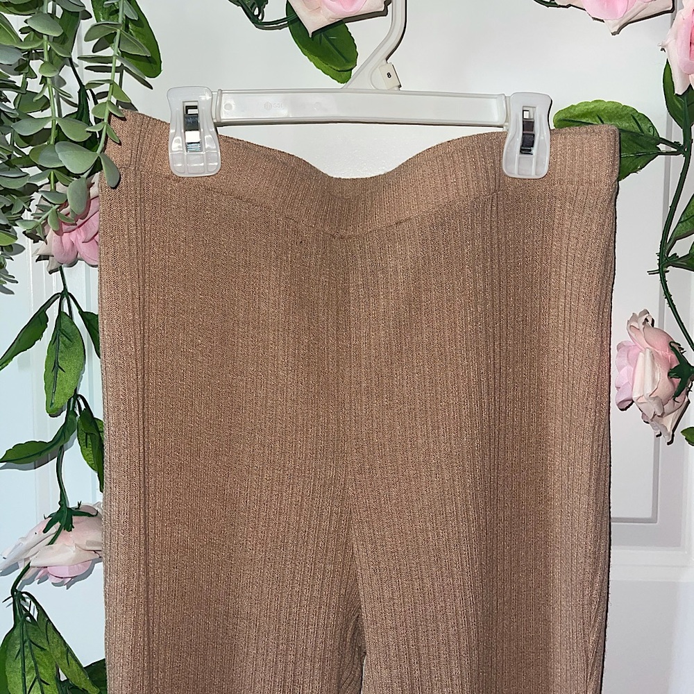 Flared Rid-knit Pants